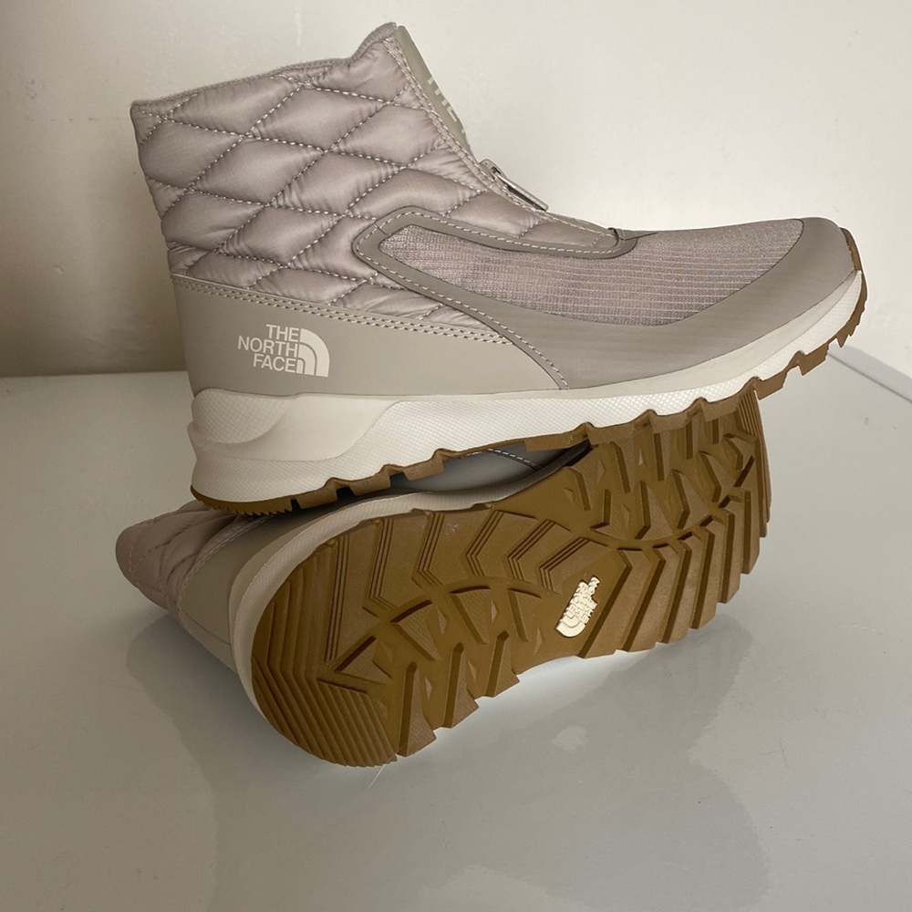 Never worn The North Face ankle boots